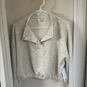 Women's Gray Long Sleeve Top